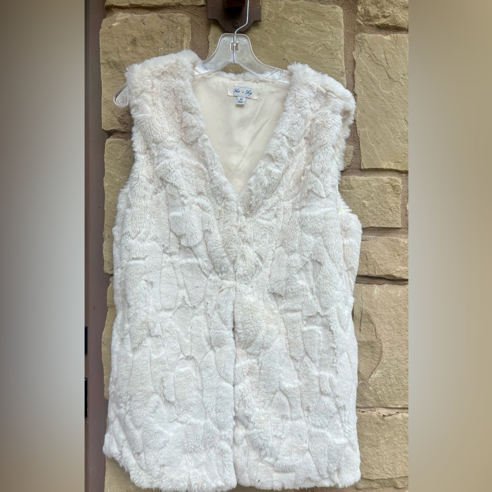 She + Sky White Faux Fur Vest